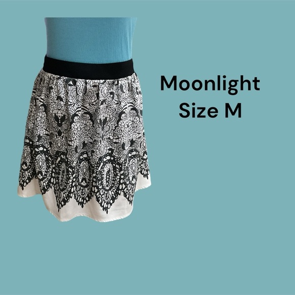 MOONLIGHT SIZE MEDIUM SKIRT WORN ONCE - Picture 1 of 3
